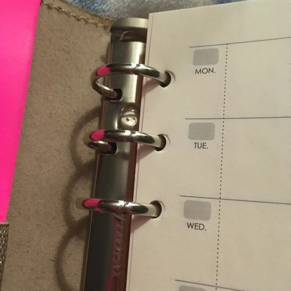 Tokidoki signed Filofax hot pink - Picture 5 of 7